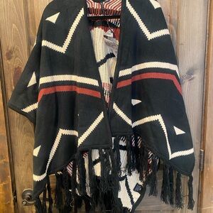 Black and White Geometric Cape
